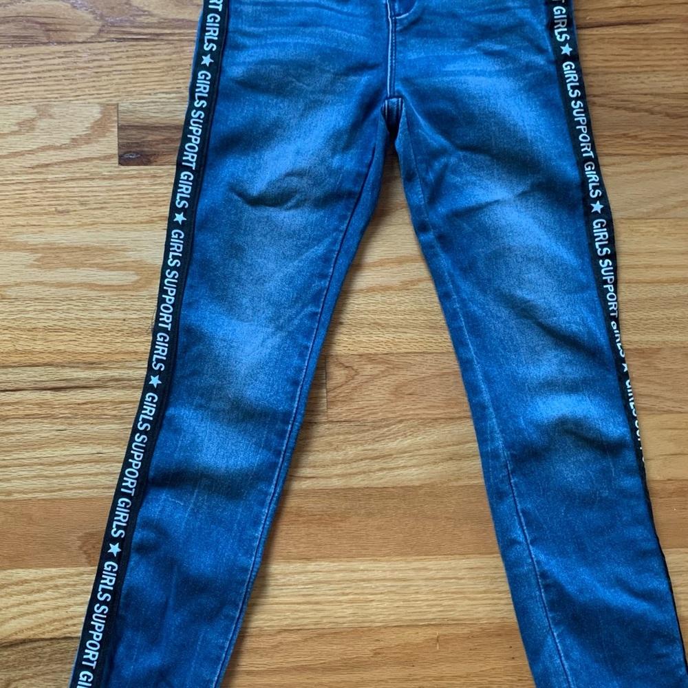 Page Young One Jeans Girls 10-11
Size